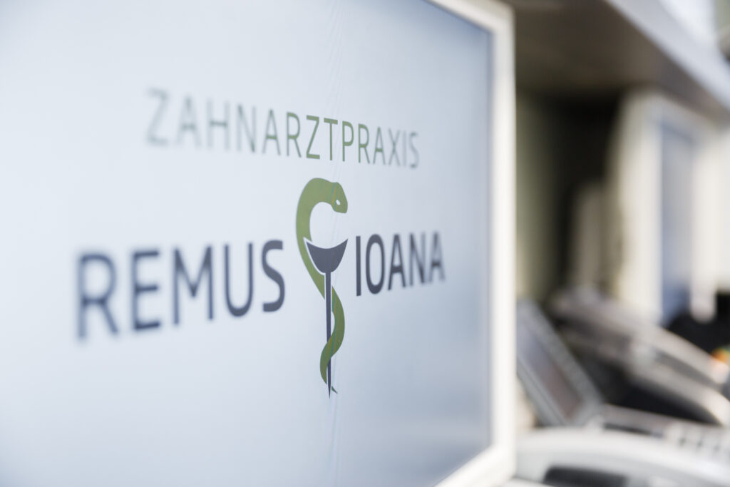 Remus Ioana — Implantologie in Essen